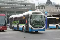 vbl Nr. 79 (Volvo 7900 Hybrid) am 11.3.2021 beim Bhf. Luzern