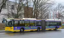 Ein Gelenkbus der Berliner Verkehrsbetriebe, interne Bezeichnung Scania GN16 vom Typ
Scania CN280UA Citywide LF aus 2016 (BVG Nr.4634) als Linie X54 am 17.03.21 Berlin Weißensee.