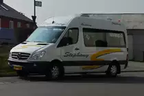 VS 3024, Mercedes Benz Sprinter von Autobus Stephany, steht nahe Wiltz am Straßenrand. 26.03.2011