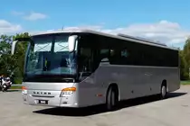 1640, Setra S 415 GT der luxemburgischen Armee, steht nahe Vianden auf einem Parkplatz. 15.09.2011
