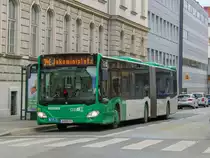 Graz. Wagen 181 der Graz Linien erreicht hier am 22.03.2021 als Linie 34E die Haltestelle Grazbachgasse.