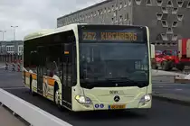 DC 4385, Mercedes Benz Citaro von Demy Cars, befährt die Rote Brücke in der Stadt Luxemburg. 04.10.2017