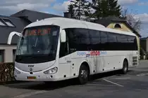 VS 1239, Irizar i4 von Voyages Simon, steht an der Bushaltestelle in Erpeldange / Wiltz. 26.03.2021