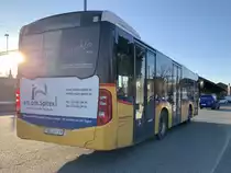 MB C2 K '10694'  Wohlen  von Geissmann Bus, Hägglingen am 24.3.21 bei der Abfahrt hinter dem Bahnhof Wohlen.