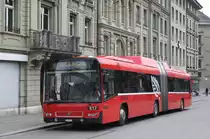 Volvo 817 an der Haltestelle Bern Bahnhof am 06.04.2013.