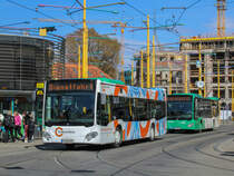 Graz. Wagen 101 mit Vollwerbung für das Diagnostikum der Graz Linien fuhr am 29.03.2021 als Dienstfahrt über den Jakominiplatz.