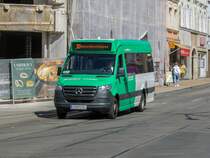 Graz. Watzke besitzt insgesamt 3 Kleinbusse vom Typ Mercedes-Benz Sprinter City 77 für die Linie 30. Am 29.03.2021 erreicht einer dieser Busse als Linie 30 den Jakominiplatz.
