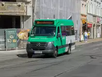 Graz. Watzke besitzt insgesamt 3 Kleinbusse vom Typ Mercedes-Benz Sprinter City 77 für die Linie 30. Am 29.03.2021 erreicht einer dieser Busse als Linie 30 den Jakominiplatz.