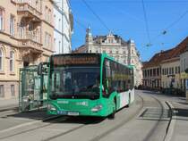 Graz. Wegen Bauarbeiten in der Krenngasse, wird die Linie 3 in den Osterferien bis zum Jakominiplatz gekürzt. Am 29.03.2021 steht Wagen 87 als Linie 60 am Dietrichsteinplatz in Fahrtrichtung Jakominiplatz.