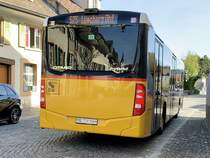 Heckansicht des MB C2 hybrid '11562' am 29.3.21 nach der Abfahrt im Stedtli Erlach.