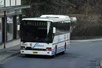 B 1418, Setra S 315 UL von Voyages Simon, fährt durch die Straßen von Clervaux. 04.03.2011