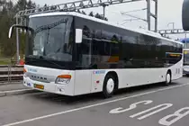 AM 5547, Setra S 416 LE von Autocars Meyers, steht am Bahnhof in Ettelbrück.  03.04.2021