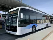 MB eCitaro Probefahrzeug im Einsatz für PostAuto Regie Interlaken am 5.4.21 beim Bahnhof Spiez.