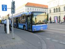 Lange Nacht der Musik 2008 - 5262(NG 263)wollte das wohl nicht wahrhaben,er beharrte auf die Museumsnacht(Zielbeschilderung),die aber immer erst im Herbst stattfindet.Das verursachte  auch auf falsche Haltestellenanzeige und Ansage im Fahrzeug.;-) (Odeonsplatz,Linie 93)  