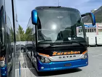 Setra 516 HD 9 von Zerzuben am 5.4.21 bei der Garage in Eyholz abgestellt.