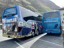 Heckansicht der Setra 516 HD 9 und 8 die am 5.4.21 bei der Garage in Eyholz abgestellt sind.