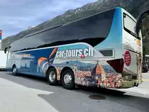 Heckansicht der Setra 516 HD 5 von Zerzuben am 5.4.21 bei der Garage in Eyholz abgestellt.