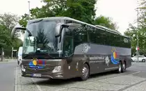 Mercedes-Benz MB Tourismo von 'Insel-Travel /Insel Reisebüro (Fahrerseite). Berlin im Juli 2020.