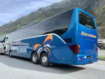 Heckansicht der Setra 516 HD 10 von Zerzuben am 5.4.21 bei der Garage in Eyholz.