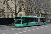 Mercedes Citaro 724, auf der Linie 36, fährt zur Haltestelle am badischen Bahnhof. Die Aufnahme stammt vom 19.03.2021.