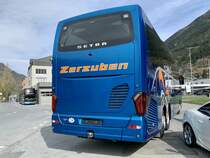 Heckansicht der Setra 516 HD 17 von Zerzuben am 5.4.21 bei der Garage in Eyholz.