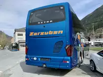 Heckansicht der Setra 516 HD 17 von Zerzuben am 5.4.21 bei der Garage in Eyholz.
