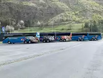 Heckansicht der Setra 516 HD 2, 12, 11, 16 und 17 am 5.4.21 vof der Garage in Eyholz.