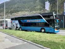 Setra 431 DT 20 von Zerzuben als MGB Bahnersatz nach Visp am 5.4.21 in Eyholz.
