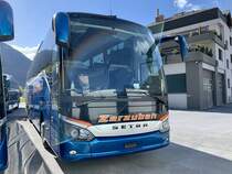 Setra 516 HD 6 von Zerzuben am 6.4.21 vor der Garage in Eyholz.