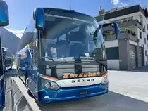 Setra 516 HD 6 von Zerzuben am 6.4.21 vor der Garage in Eyholz.