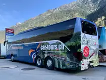 Heckansicht der Setra 516 HD von Zerzuben am 6.4.21 vor der Garage in Eyholz.