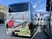 Heckansicht der Zerzuben Setra 516 HD die am 6.4.21 bei der Garage in Eyholz abgestellt ist.