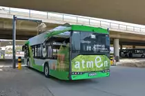 Stadtwerke Offenbach Solaris Urbino Electric am 09.04.21 am Kaiserlei Kreisel