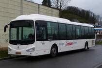 VS 1338, Irizar i3 von Voyages Simon, gesehen nahe dem Bahnhof in Ettelbrück. 22.12.2017

