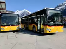 MB C2 K hybrid '11212' vom PU Flück Reisen, Brienz am 8.4.21 bei der Abfahrt in Meiringen.