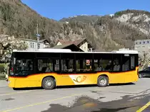 Der MB C2 K hybrid '11213' vom PU Flück Reisen, Brienz am 8.4.21 bei der Ankunft in Meiringen.