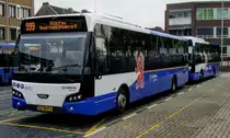06.05.2019. Bahnhofsvorplatz Roermond/NL. Busse von DB ARRIVA LIMBURG. Kurze Pause vor der nächsten Fahrt. 
