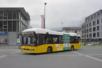 Volvo Hybrid Bus der Post, auf der Linie 102, fährt zur Haltestelle beim Bahnhof Interlaken Ost. Die Aufnahme stammt vom 03.04.2021.