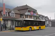 Mercedes Citaro der Post, auf der Linie 101, wartet an der Endstation beim Bahnhof Interlaken Ost. Die Aufnahme stammt vom 03.04.2021.