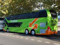 Neoplan Skyliner von Flixbus/Papuga aus Dänemark in Berlin am 31.10.2018