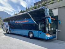 Setra 431 DT 20 von Zerzuben am 14.4.21 vor der Garage in Eyholz.