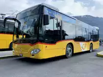 MB C2 K hybrid '11528'  vom PU Flück Reisen, Brienz am 15.4.21 beim Bahnhof Brienz.