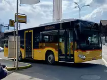 MB C2 K hybrid '11528' vom PU Flück Reisen, Brienz am 15.4.21 bei der Abgfahrt in Brienz.