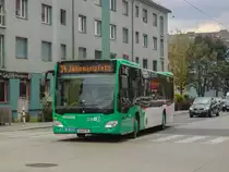 Graz. Wagen 116 der Graz Linien war am 18.04.2021 auf der Linie 34 unterwegs, hier in der Fröhlichgasse.