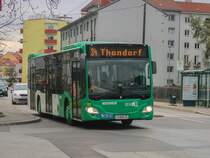 Graz. Wagen 107 der Graz Linien ist am 18.04.2021 auf der Linie 34 unterwegs, hier bei der Kirchner Kaserne.
