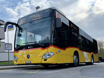 MB C2 K hybrid '11362' vom PU Rolf Stutz AG, Jonen am 19.4.21 beim Bahnhof Uitikon-Waldegg.