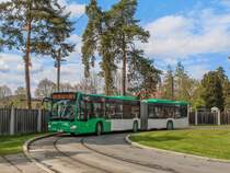 Graz. Wegen Bauarbeiten wurde die Straßenbahnlinie 5 der Graz Linien am 20.04. und 21.04.2021 zwischen Zentralfriedhof und Puntigam mit Schienenersatzverkehr geführt. Wagen 167 ist hier am 20.04.2021 als E5 in der Schleife Zentralfriedhof zu sehen.