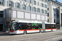 VBSG/St.Gallerbus Nr. 101 (Hess lighTram® 19DC) am 28.3.2021 beim Marktplatz. EIgentlich sollten die neuen Batteriebusse auf den Linien 3, 4 und 6 verkehren. Da sich dort aber die benötigten Ausbauten an den Fahrleitungen infolge Einsprachen verzögern, werden die neuen Batterietrolleys auf den Linien 1, 2 und 5 eingesetzt.