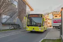 Mercedes-Benz O 530 III (Citaro 2. Generation) von Ledermair (SZ-927KX) als Ortsbus Telfs Lnie 1 bei der Haltestelle Telfs Inntalcenter. Aufgenommen 8.4.2021.