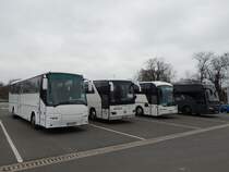 VDL Bova Futura von Czekan und Mercedes Tourismo von Hentur und Neoplan Euroliner von AN-Trans Andrzej Krzysztofik und Volvo 9700 von Partner aus Polen in Neubrandenburg am 15.12.2018